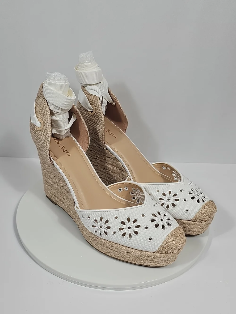 NIB On 34th Melindaa Eyelet Espadrille Wedge Lace Up Sandals White 10 Neutral